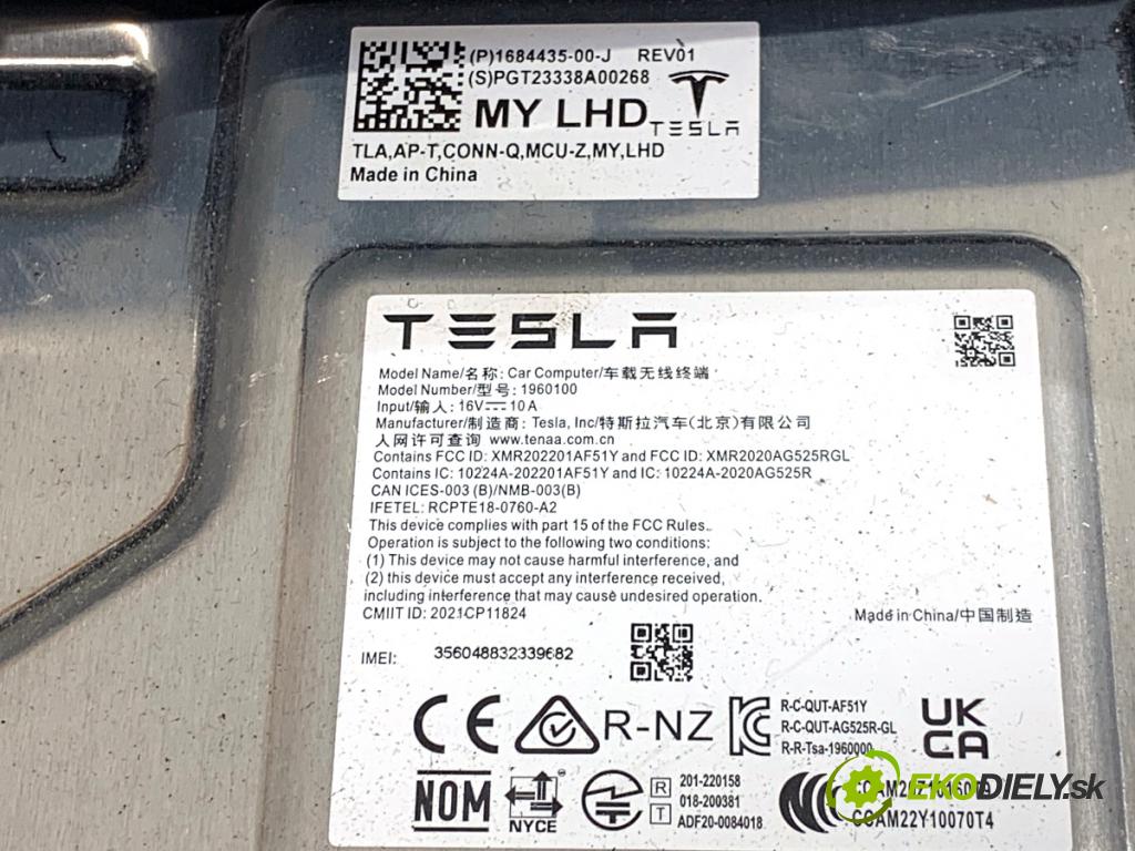 TESLA MODEL Y SUV 2024 220 kW EV  riadiaca jednotka Motor 1684435-00-J (Riadiaca jednotka)