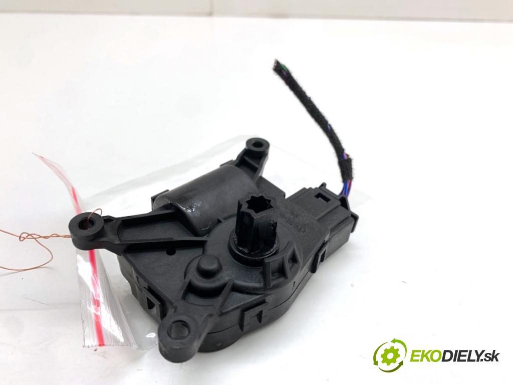 TESLA MODEL Y SUV 2024 220 kW EV Motor kúrenia 1500623-00-A