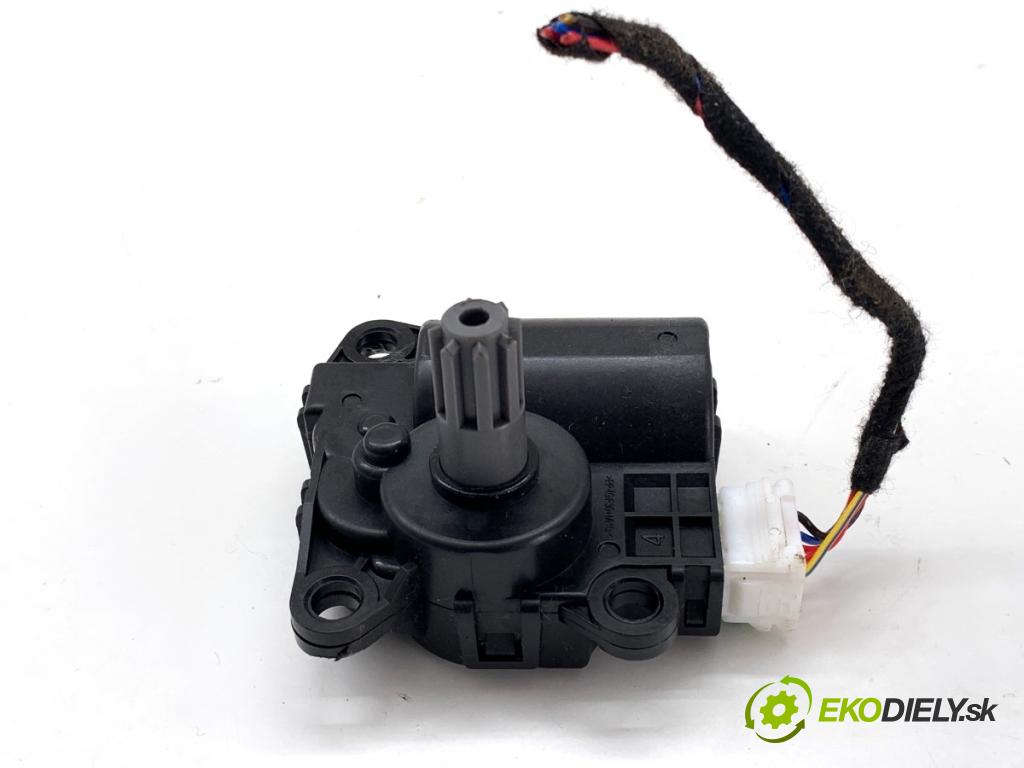 TESLA MODEL Y SUV 2024 220 kW EV Motor kúrenia 1500640-00-B