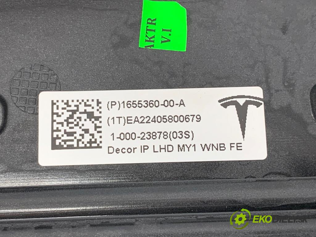 TESLA MODEL Y SUV 2024 220 kW EV  Lišta doska 1655360-00-A