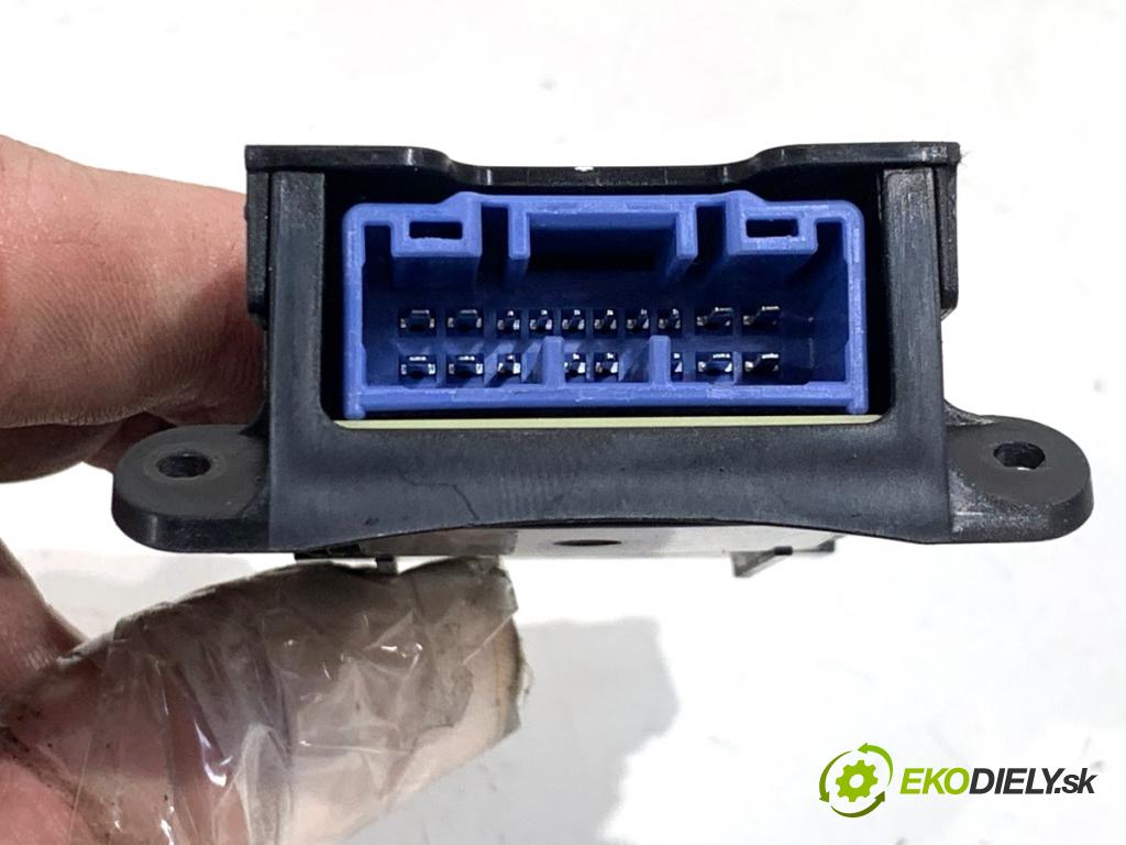 TESLA MODEL Y SUV 2024 220 kW EV  Modul Riadiaca jednotka ENERGETICKÉ KROKY: 1101556-03-C