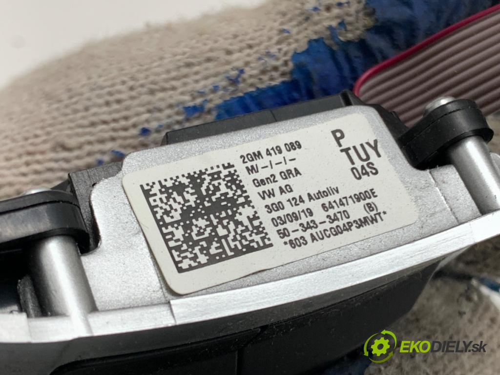 VW PASSAT B8 Kombi 2019 110 kW 2.0 TDI 1968 SPÍNAČE: volantu 2GM419089