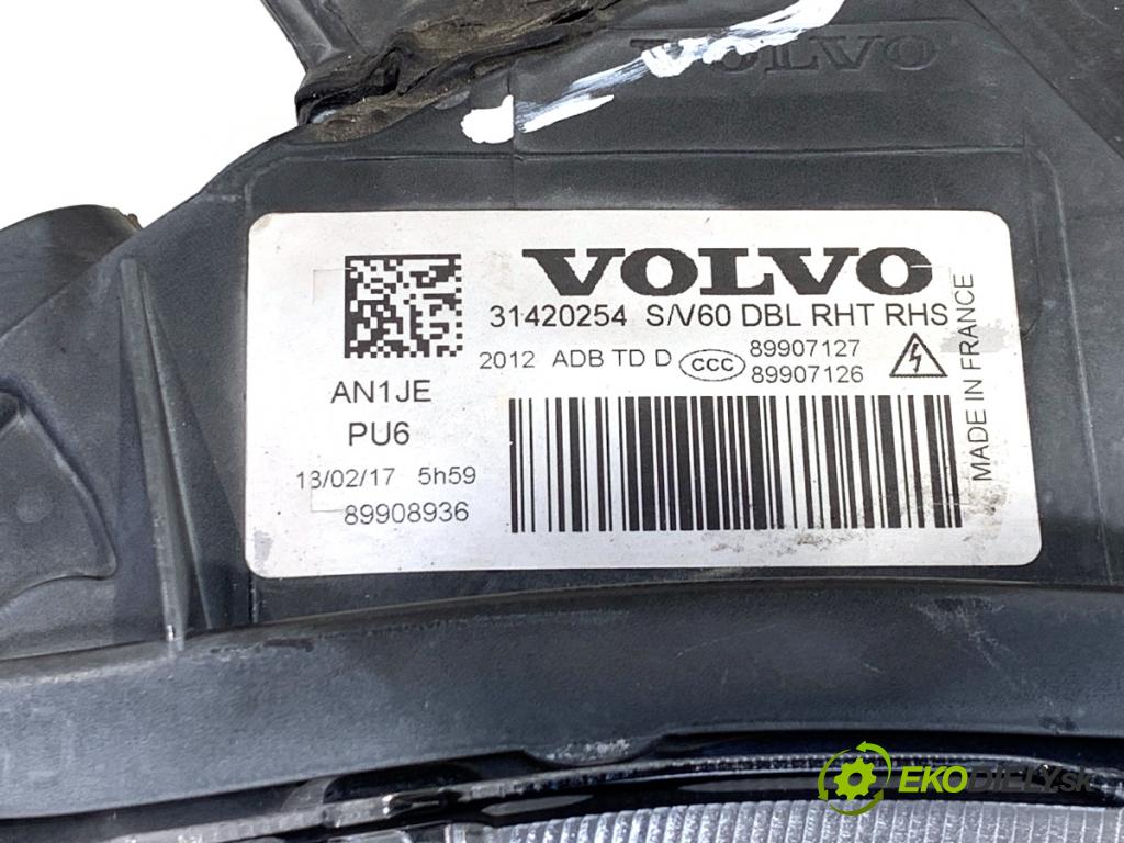 VOLVO V60 I Kombi 2017 140 kW 2.0 D4 1969 Svetlomet pravy predný 31420254
