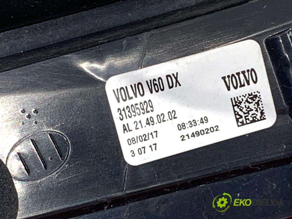 VOLVO V60 I Kombi 2017 140 kW 2.0 D4 1969 Svetlo pravy zad 31395928