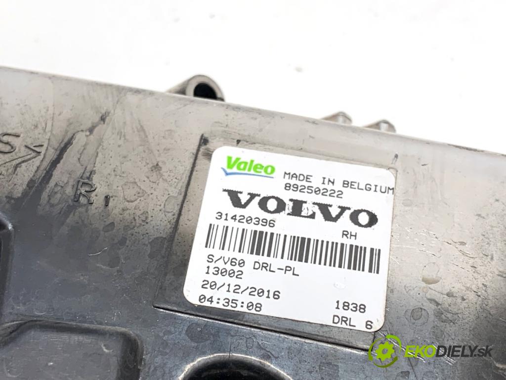 VOLVO V60 I Kombi 2017 140 kW 2.0 D4 1969 Svetlo DRL: pravy predný 31420396