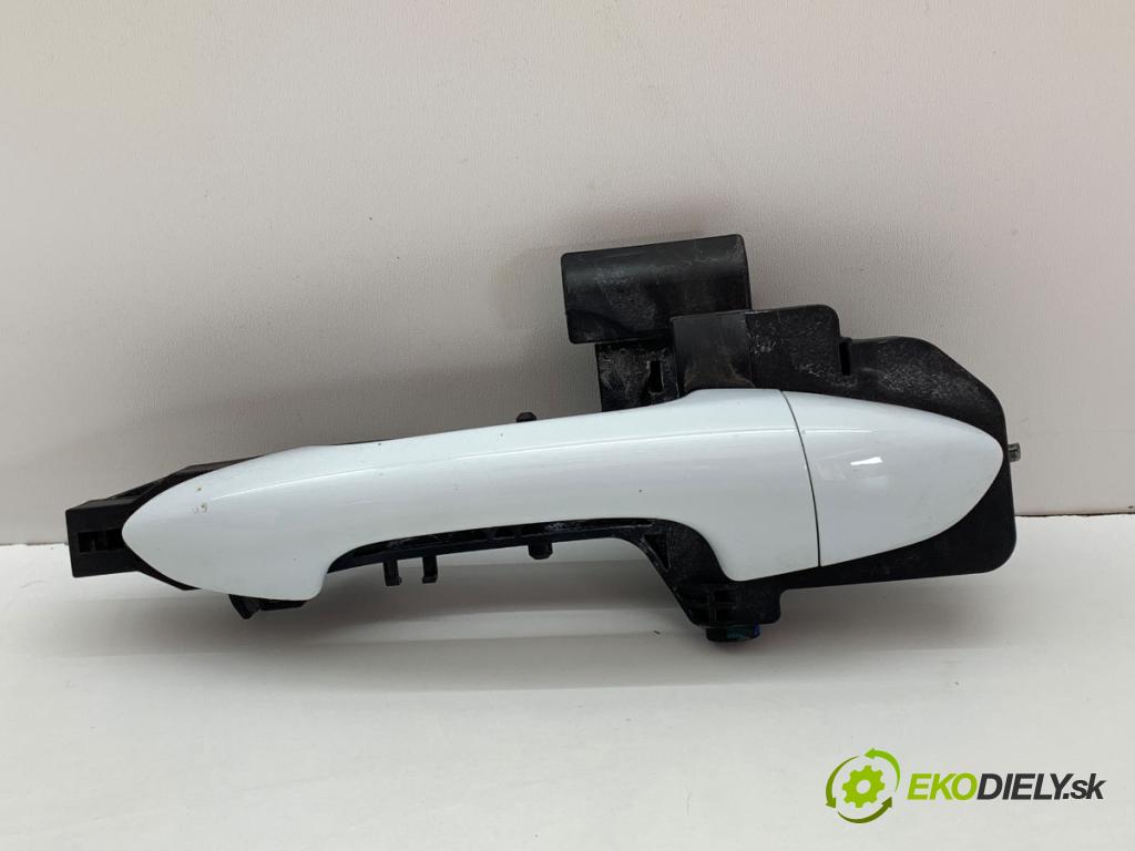 KIA CEED liftback 2013 81 kW 1.6 CRDi 110 1582 klika vnejší pravý přední část 