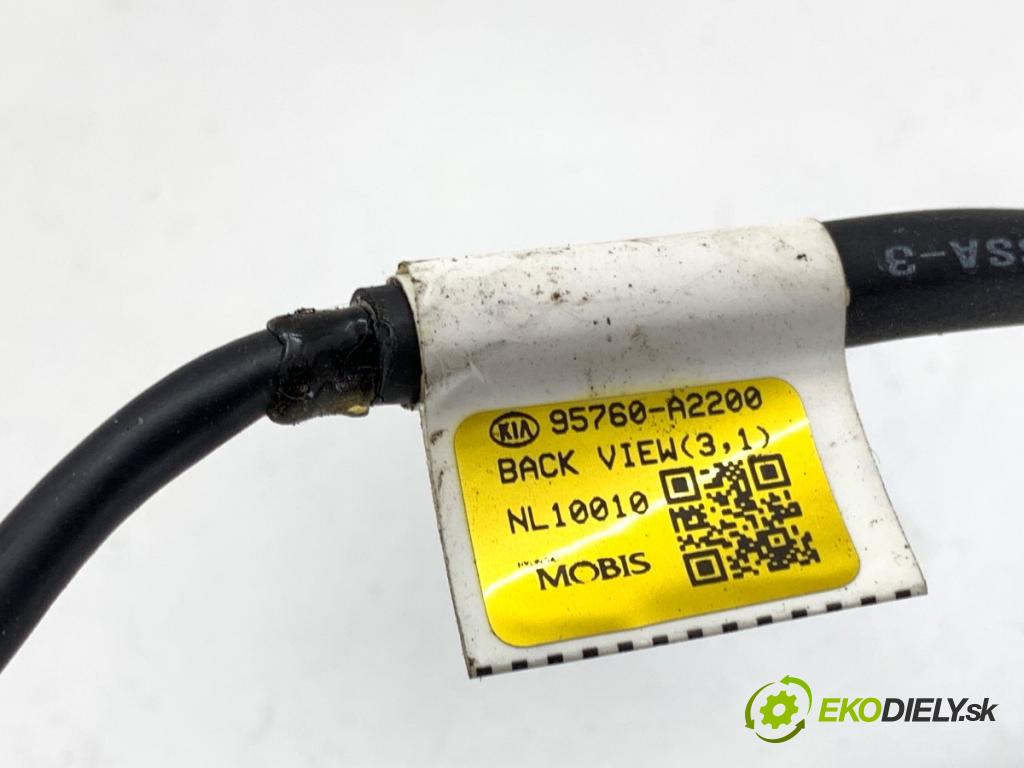 KIA CEED liftback 2013 81 kW 1.6 CRDi 110 1582 KAMERA ZPĚT: 95760-A2200