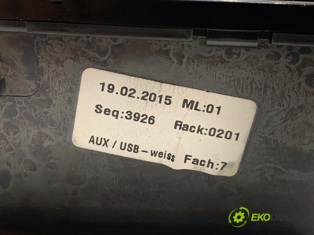 VW GOLF VII Kombi 2015 77 kW 1.6 TDI 1598 přihrádka kastlík 5G1863391