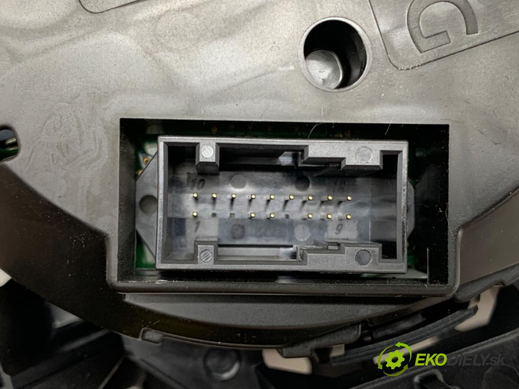 VW GOLF VII Kombi 2015 77 kW 1.6 TDI 1598 prístrojovka 5G1920741 (Přístrojová deska)