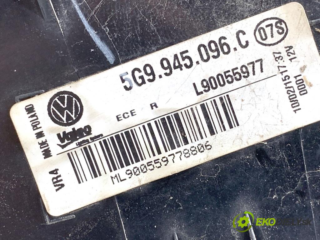 VW GOLF VII Kombi 2015 77 kW 1.6 TDI 1598 Svetlo pravy zad 5G9945096C