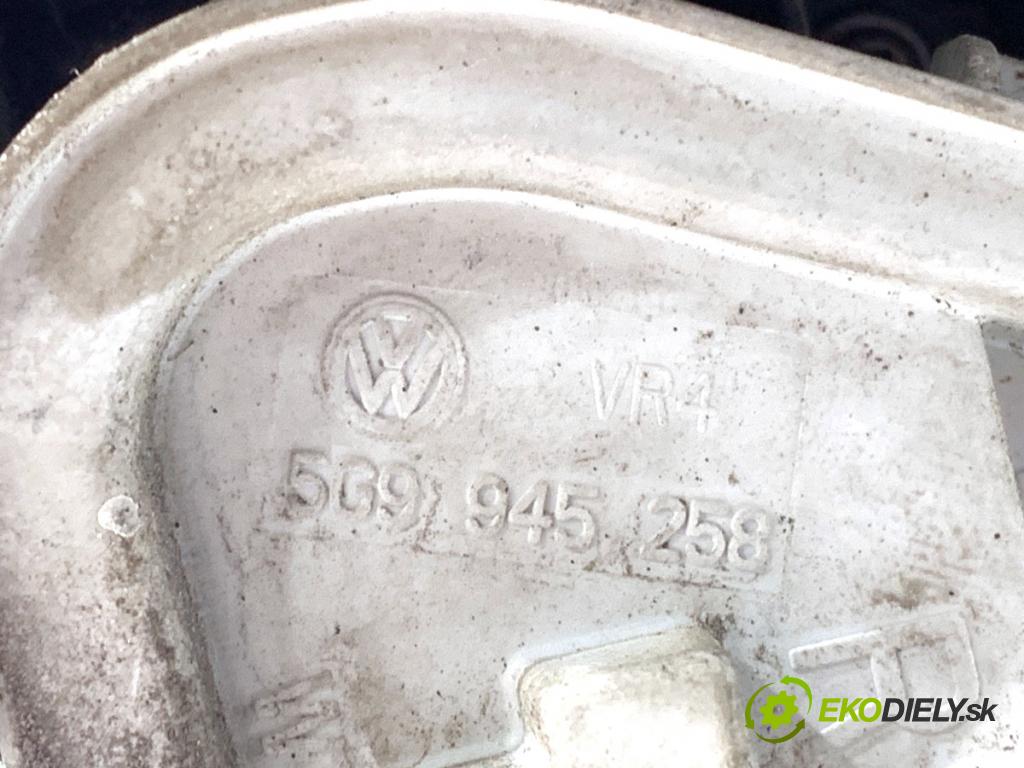 VW GOLF VII Kombi 2015 77 kW 1.6 TDI 1598 Svetlo pravy zad 5G9945096C