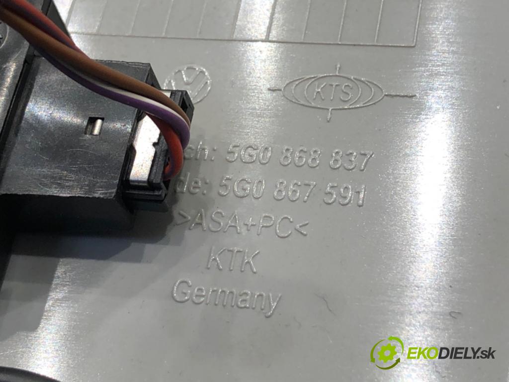 VW GOLF VII Kombi 2015 77 kW 1.6 TDI 1598 přihrádka kastlík na skla 5G0868837