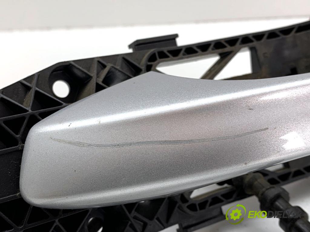 VW GOLF VII Kombi 2015 77 kW 1.6 TDI 1598 klika vnejší levý přední část 5N0837885H