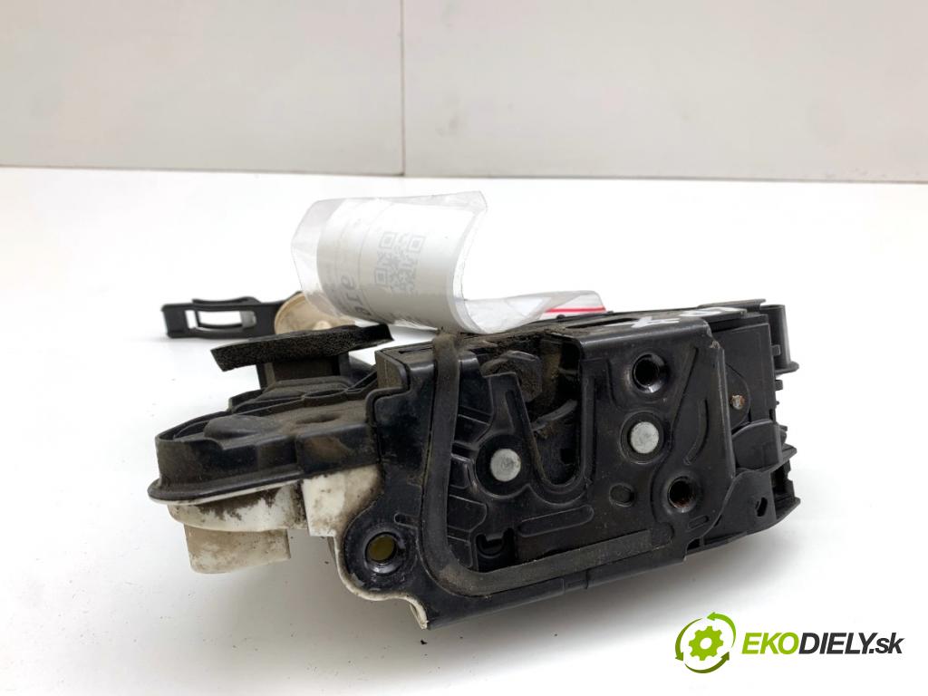VW GOLF VII Kombi 2015 77 kW 1.6 TDI 1598 zámok Dvere ľavy predný 5K1837015D