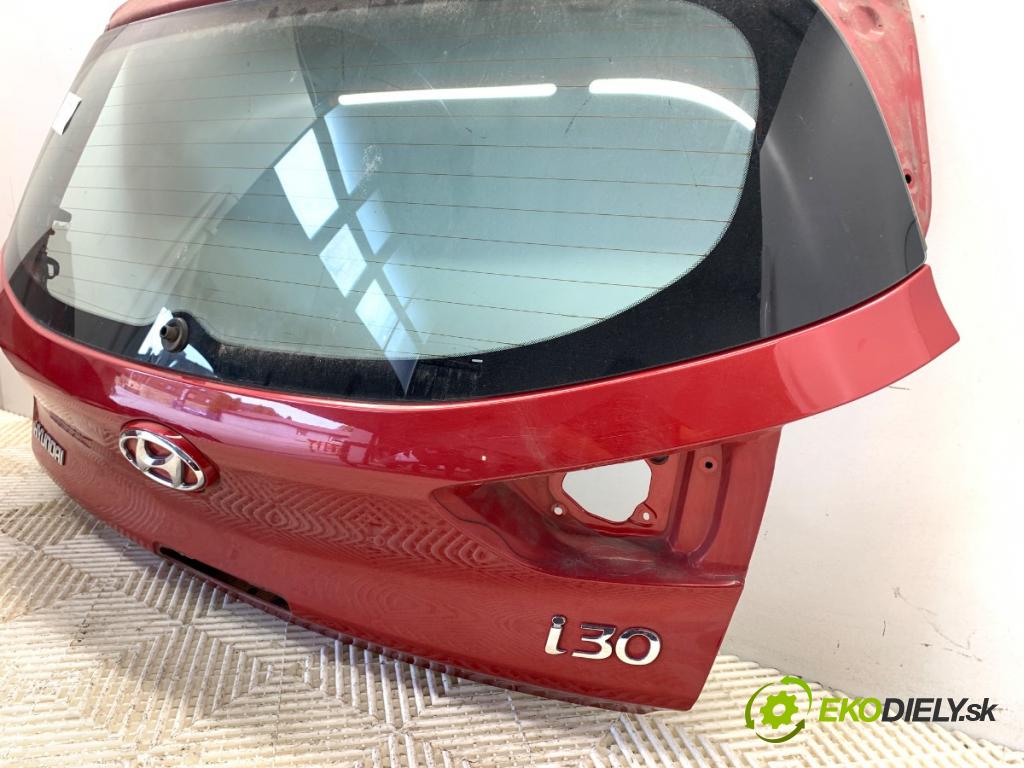 HYUNDAI i30 liftback 2020 74 kW 1.4 MPI 1368 kapota zad PR2