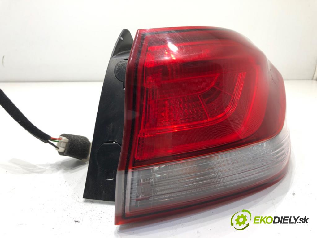 HYUNDAI i30 liftback 2020 74 kW 1.4 MPI 1368 Svetlo pravy zad 92402G4000