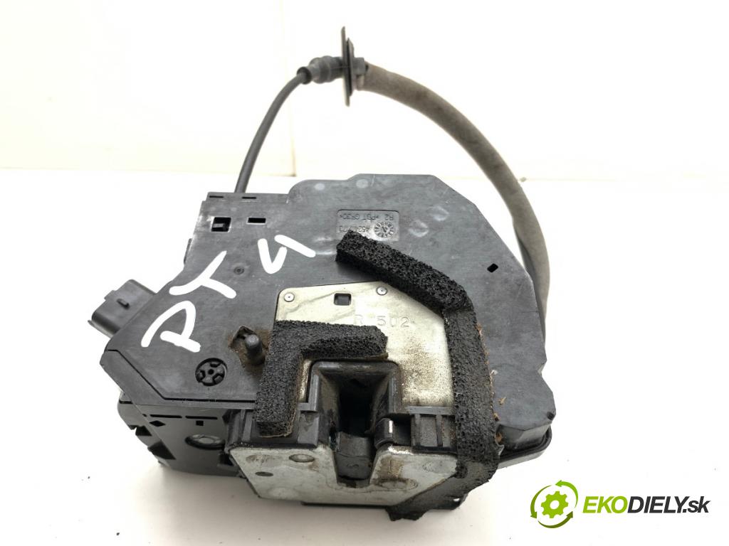 RENAULT CLIO IV liftback 2013 54 kW 1.2 16V 1149 zámok Dvere pravy zad 825000767R