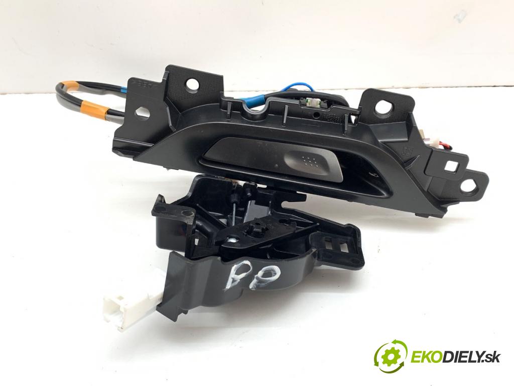 LEXUS NX SUV 2024 179 kW 350h (AAZH20) 2487 klika vnitřní pravý přední část 69070-78011