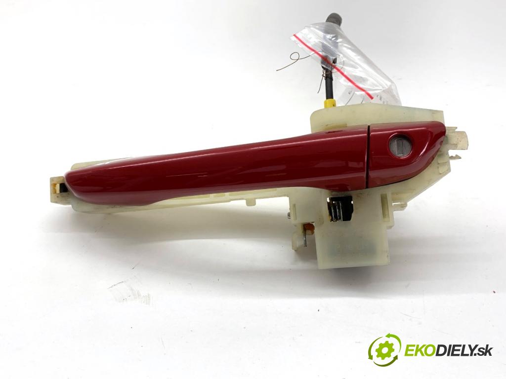 HYUNDAI i30 liftback 2020 74 kW 1.4 MPI 1368 klika vnejší levý přední část 
