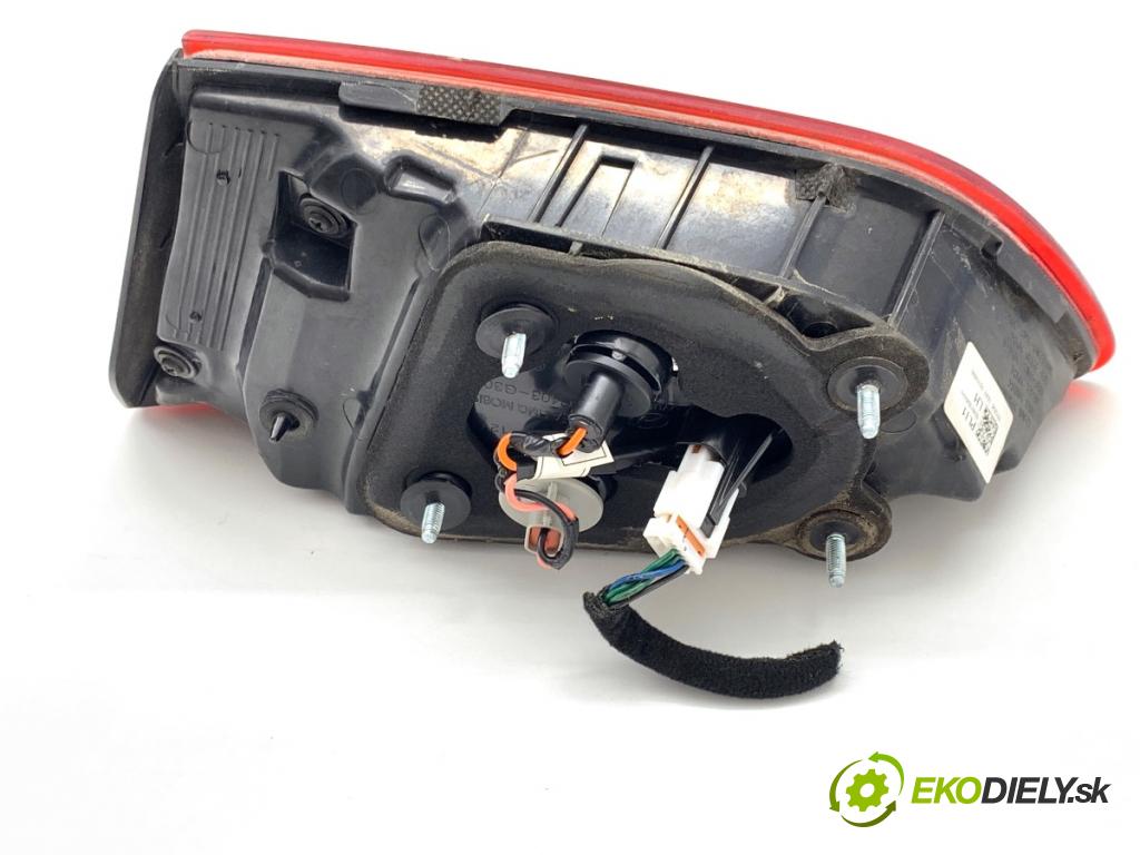 HYUNDAI i30 liftback 2020 74 kW 1.4 MPI 1368 Svetlo ľavy zad vnútorná 92403G4000