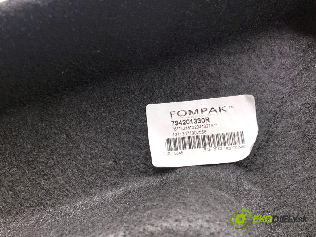 RENAULT CLIO IV liftback 2013 54 kW 1.2 16V 1149 Pláto zad 794201330R