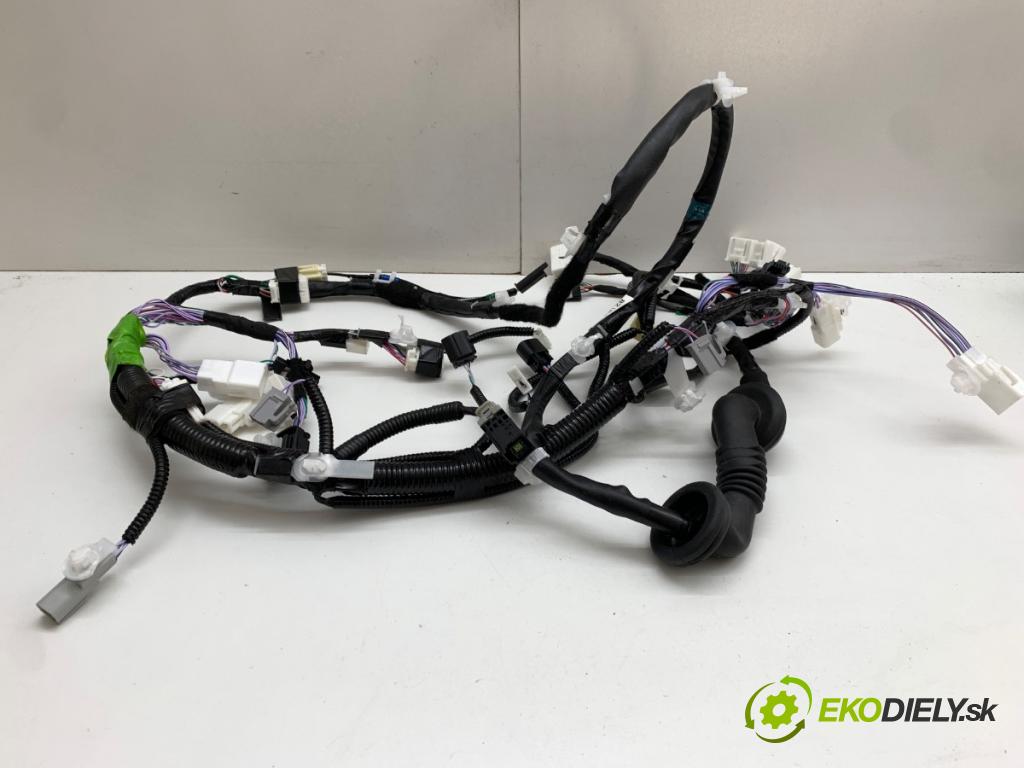 LEXUS NX SUV 2024 179 kW 350h (AAZH20) 2487 káblovačka dveří kufra zadní část 