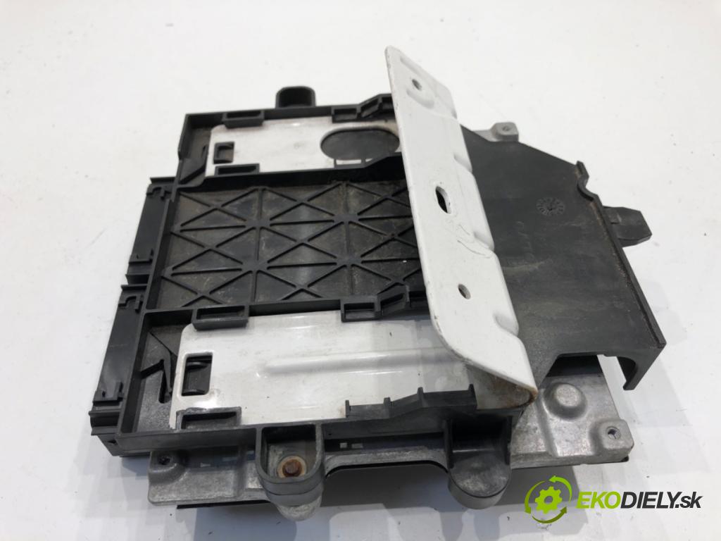 VOLVO V60 I Kombi 2017 140 kW 2.0 D4 1969 riadiaca jednotka Motor 31452623 (Riadiaca jednotka)