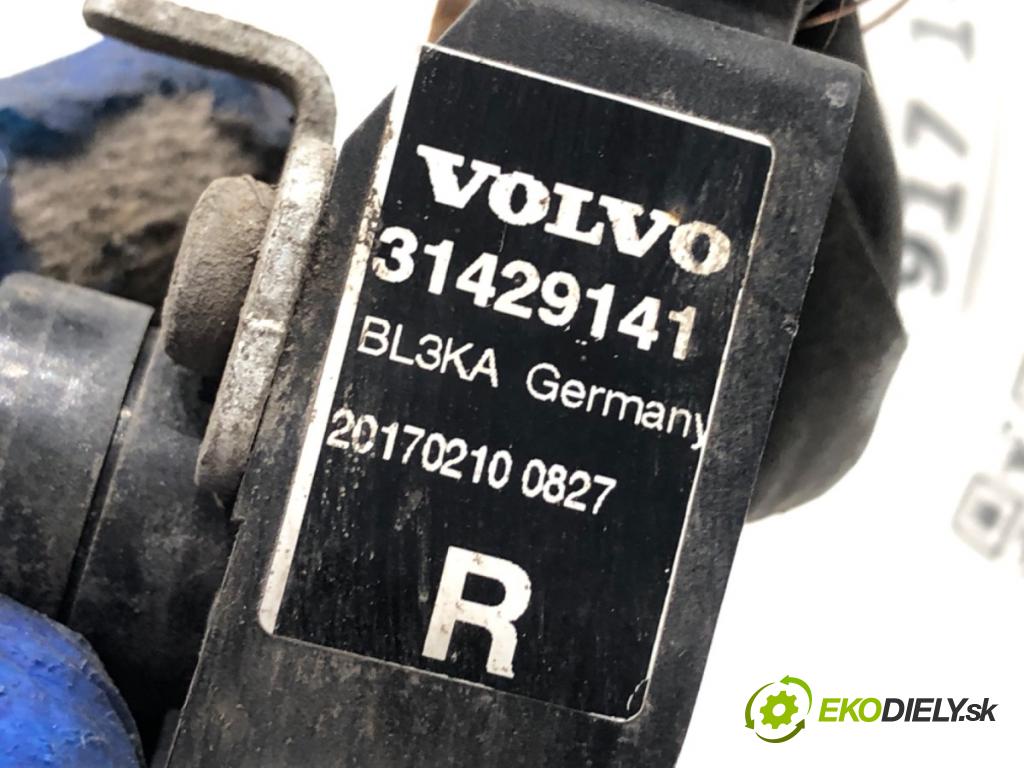 VOLVO V60 I Kombi 2017 140 kW 2.0 D4 1969 Snímač XENON pravy predný 31258179
