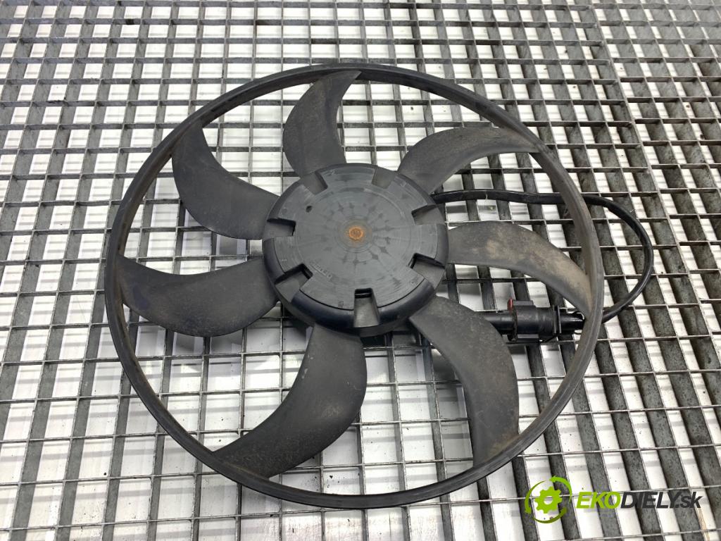 VW GOLF VII Kombi 2015 77 kW 1.6 TDI 1598 ventilátor chladiče 5Q0959455AL (Ventilátor)