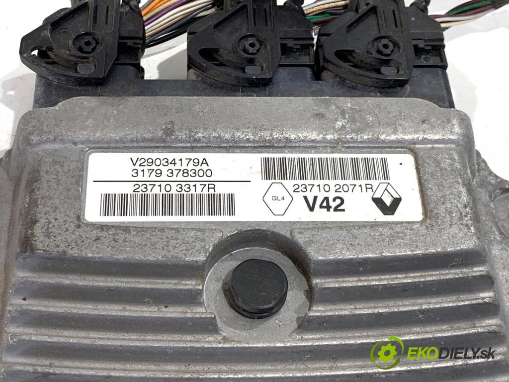 RENAULT CLIO IV liftback 2013 54 kW 1.2 16V 1149 riadiaca jednotka Motor 237103317R (Riadiaca jednotka)