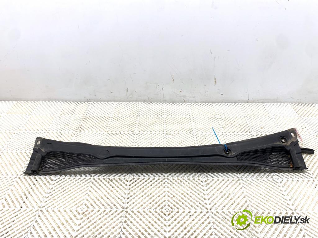 RENAULT CLIO IV liftback 2013 54 kW 1.2 16V 1149 Torpédo, plast pod čelné okno 668115228R (Torpédo (plast pod čelným sklom))