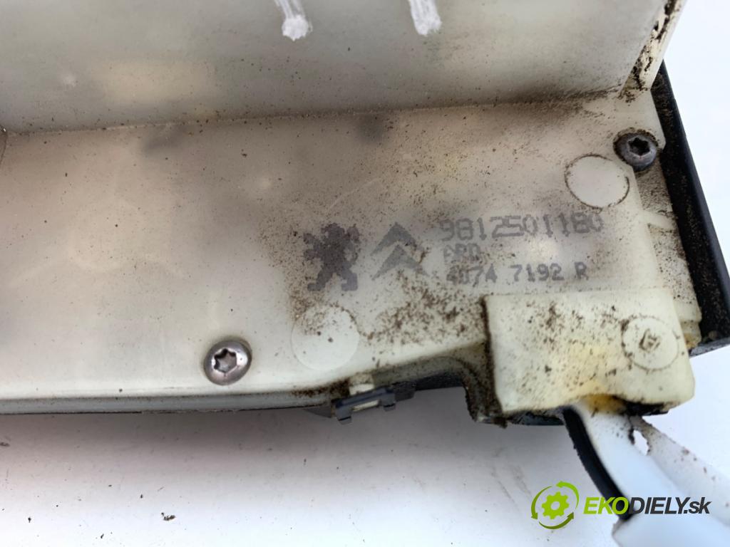 PEUGEOT 2008 I SUV 2018 60 kW 1.2 VTi 1199 zámok dveře pravý zadní část 9812501180