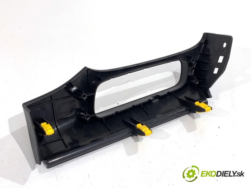 HYUNDAI i30 liftback 2020 74 kW 1.4 MPI 1368 lišty kryt 84790-G4000 (Lišta)