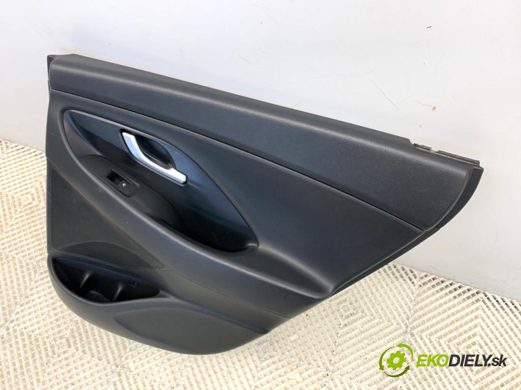 HYUNDAI i30 liftback 2020 74 kW 1.4 MPI 1368 čalúnenie Dvere pravy zad