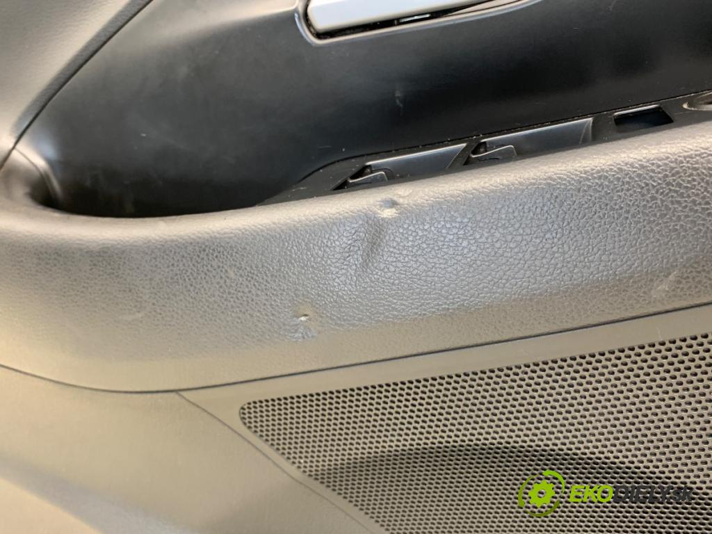 HYUNDAI i30 liftback 2020 74 kW 1.4 MPI 1368 čalúnenie Dvere ľavy predný