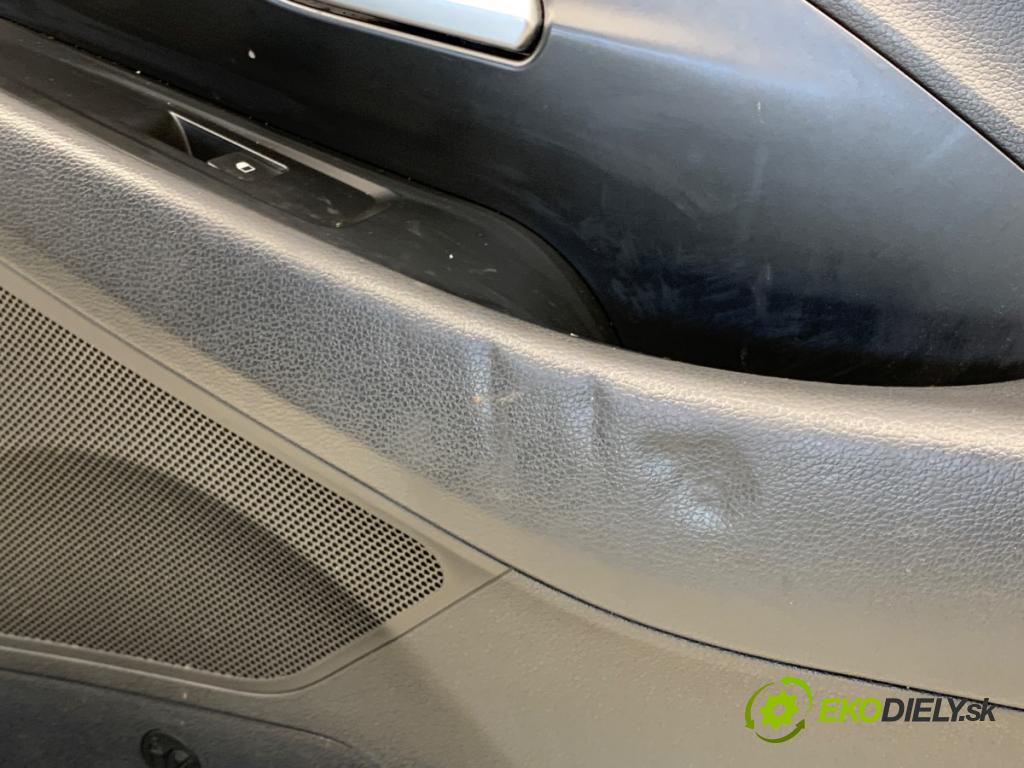 HYUNDAI i30 liftback 2020 74 kW 1.4 MPI 1368 čalúnenie Dvere pravy predný