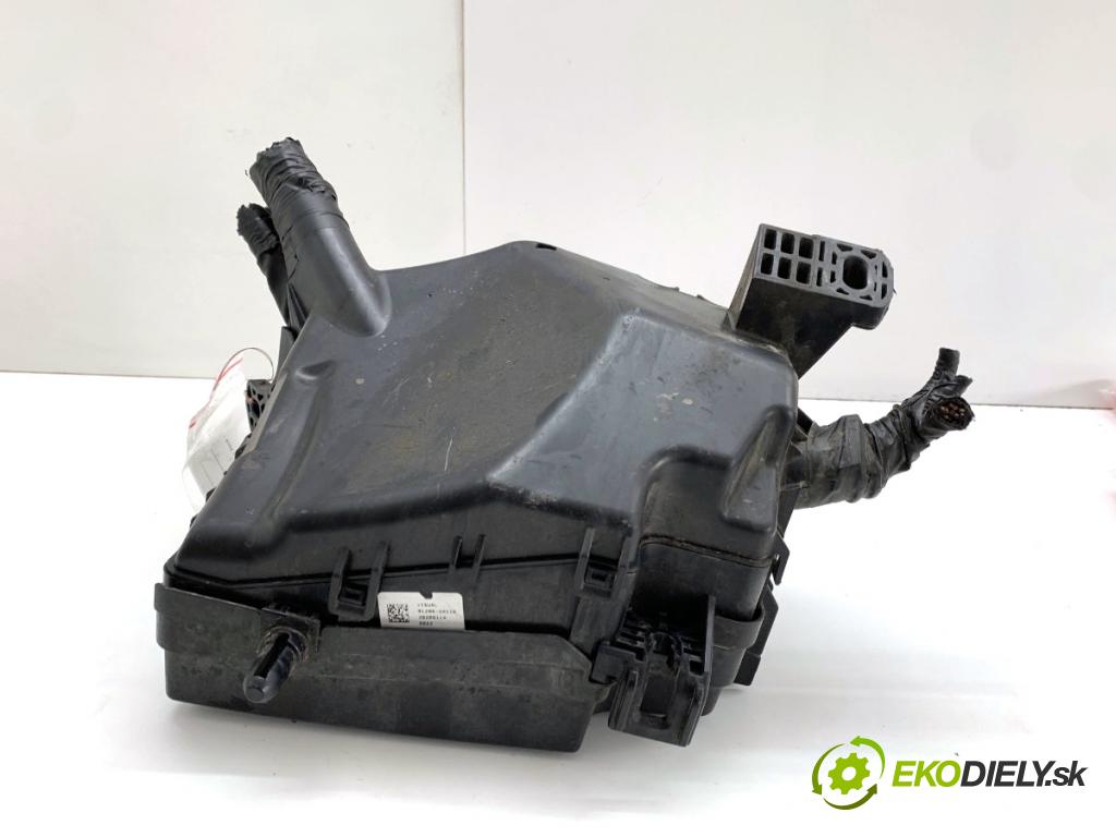 HYUNDAI i30 liftback 2020 74 kW 1.4 MPI 1368 skříňka poistková 91286-G4110 (Pojistková skříňka)