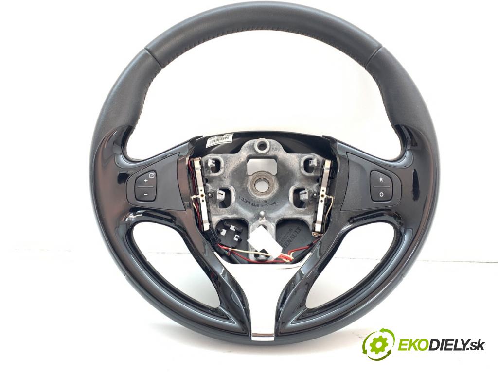 RENAULT CLIO IV liftback 2013 54 kW 1.2 16V 1149 volant  (Volant)