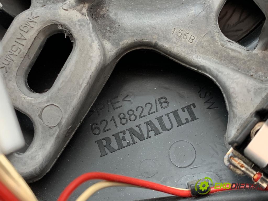 RENAULT CLIO IV liftback 2013 54 kW 1.2 16V 1149 volant  (Volant)