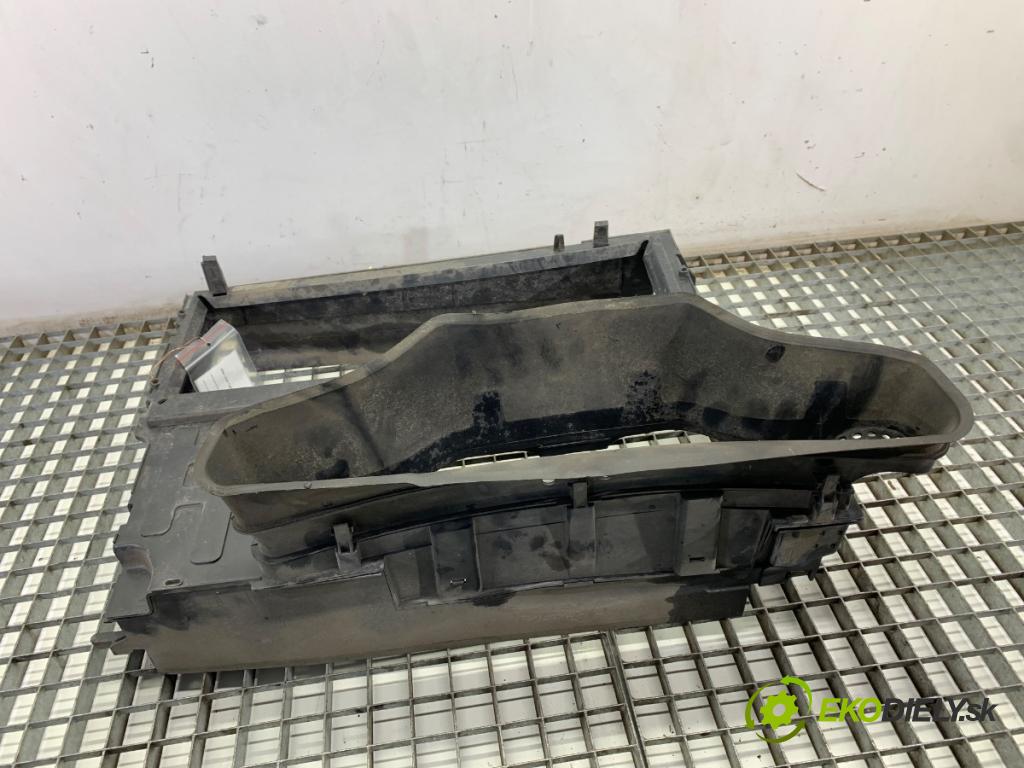 RENAULT CLIO IV liftback 2013 54 kW 1.2 16V 1149 Volant vzduchu 215592894R