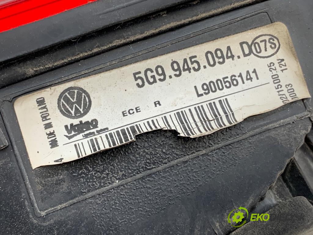 VW GOLF VII Kombi 2015 77 kW 1.6 TDI 1598 světlo pravý zadní část vnitřní 5G9945094D