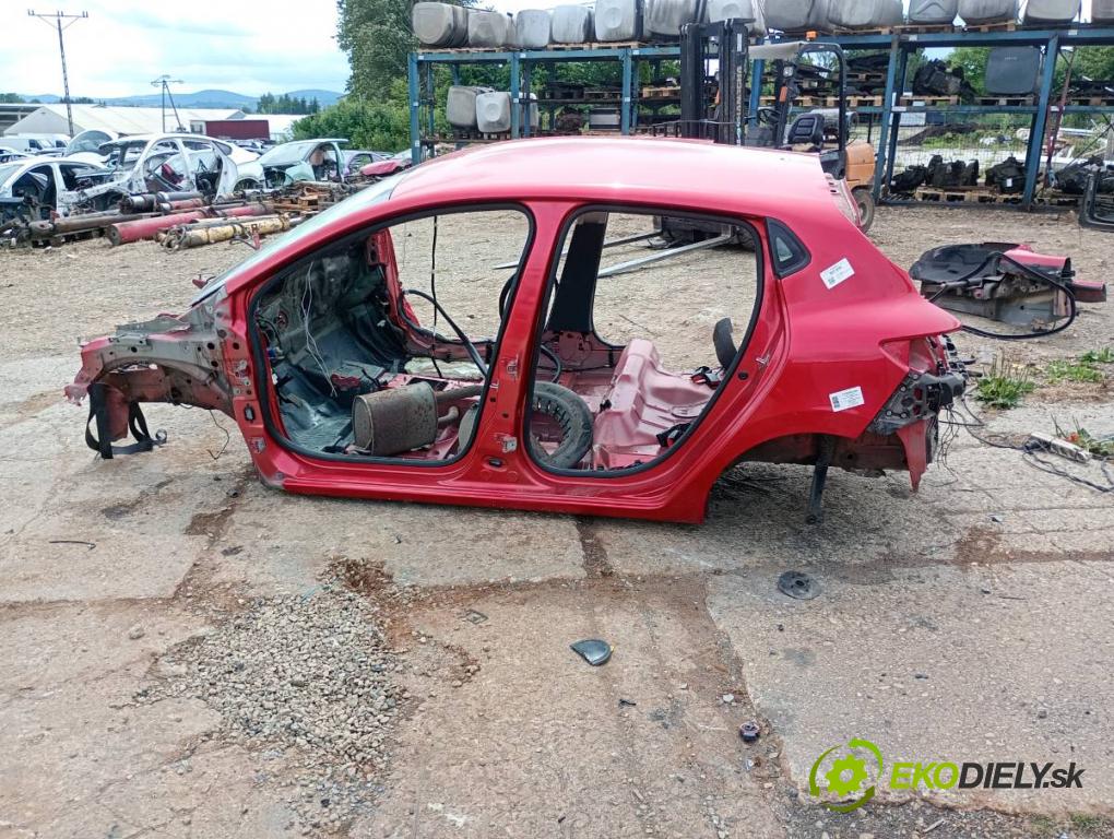 RENAULT CLIO IV liftback 2013 54 kW 1.2 16V 1149 karoséria ČTVRŤÁK: Blatník prah strecha PODŁUŻNICA