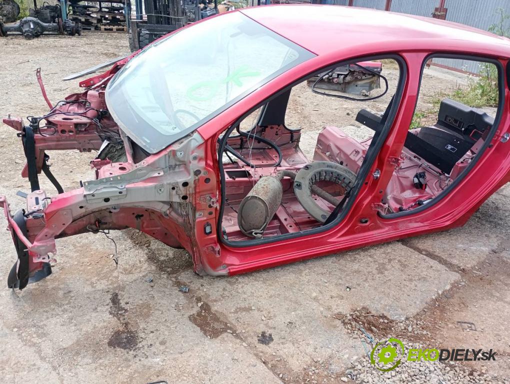 RENAULT CLIO IV liftback 2013 54 kW 1.2 16V 1149 karoséria ČTVRŤÁK: Blatník prah strecha PODŁUŻNICA