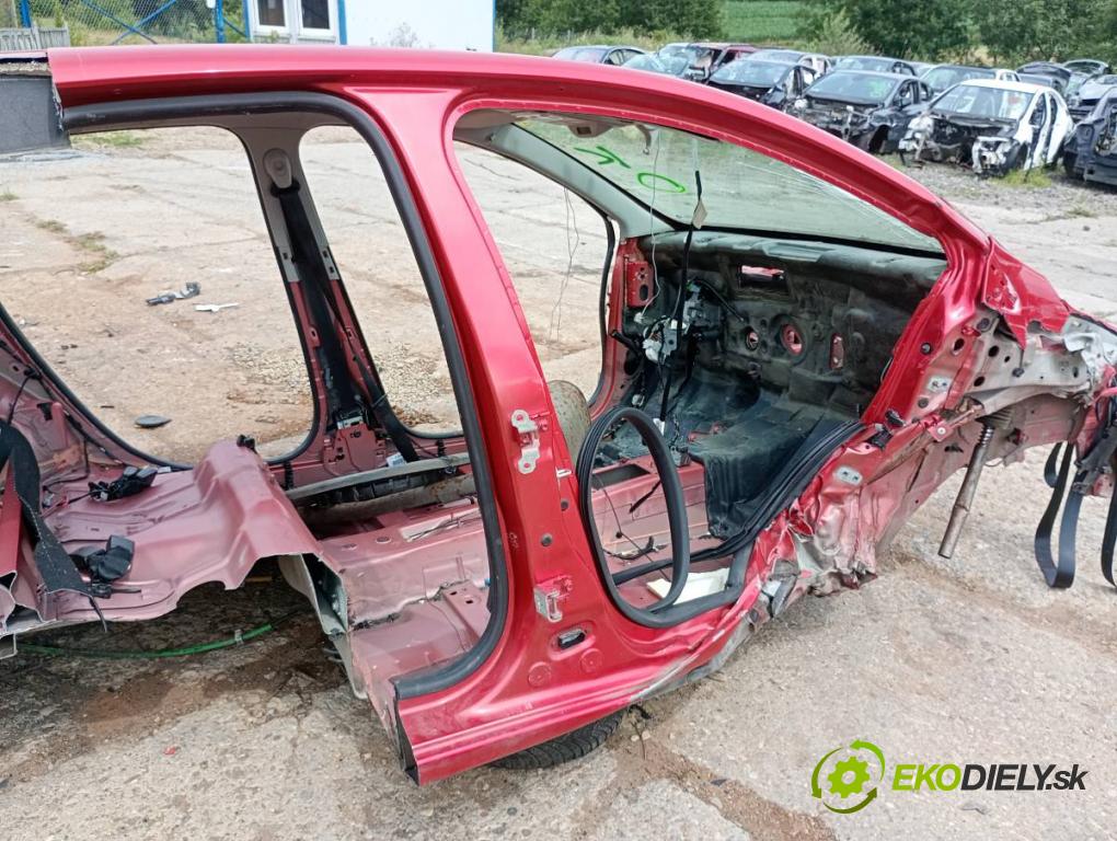 RENAULT CLIO IV liftback 2013 54 kW 1.2 16V 1149 karoséria ČTVRŤÁK: Blatník prah strecha PODŁUŻNICA