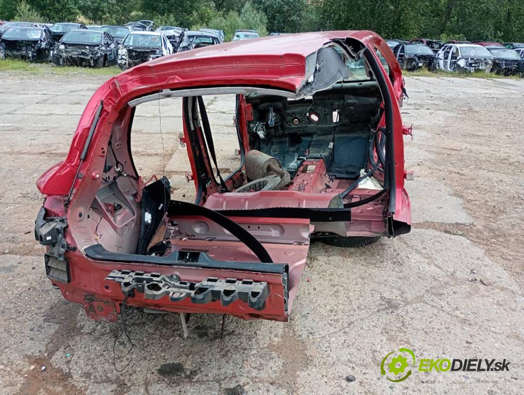 RENAULT CLIO IV liftback 2013 54 kW 1.2 16V 1149 KAROSERIA ČTVRŤÁK blatník práh střecha PODŁUŻNICA