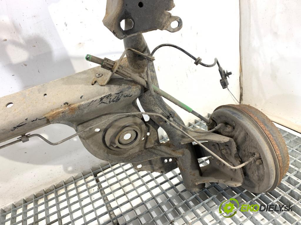 RENAULT CLIO IV liftback 2013 54 kW 1.2 16V 1149 Výstuha zad