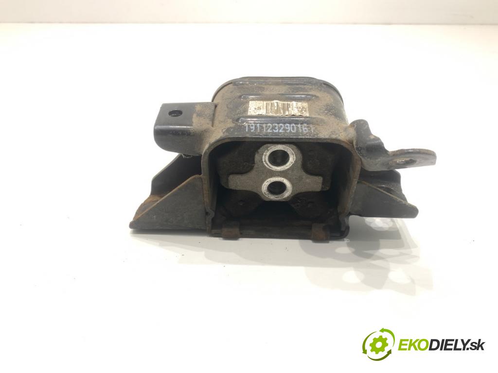 HYUNDAI i30 liftback 2020 74 kW 1.4 MPI 1368 AirBag Motor ľavy