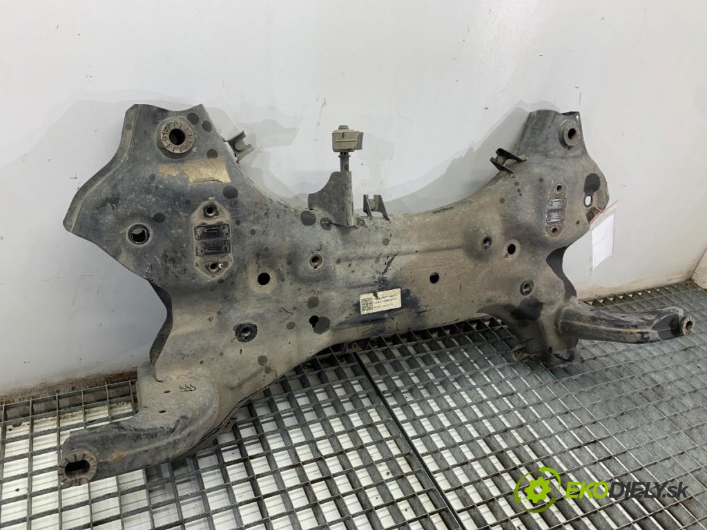 HYUNDAI i30 liftback 2020 74 kW 1.4 MPI 1368 Výstuha pod Motor 62401-G4AA0 (Výstuha predná)
