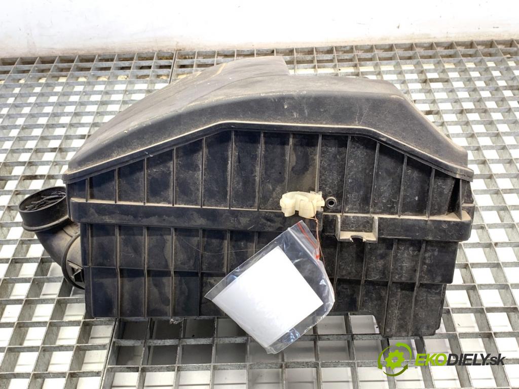 RENAULT CLIO IV liftback 2013 54 kW 1.2 16V 1149 Obal filtra vzduchu 8200517765 (Obal vzduchového filtra)