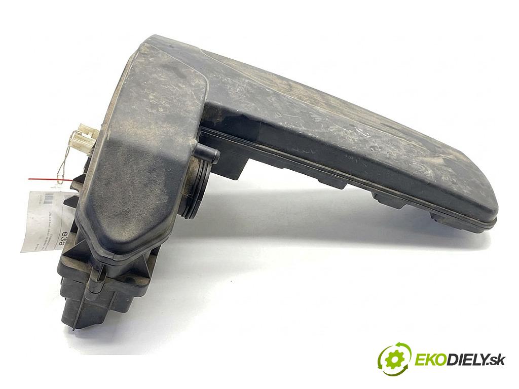 RENAULT CLIO IV liftback 2013 54 kW 1.2 16V 1149 Obal filtra vzduchu 8200517765 (Obal vzduchového filtra)